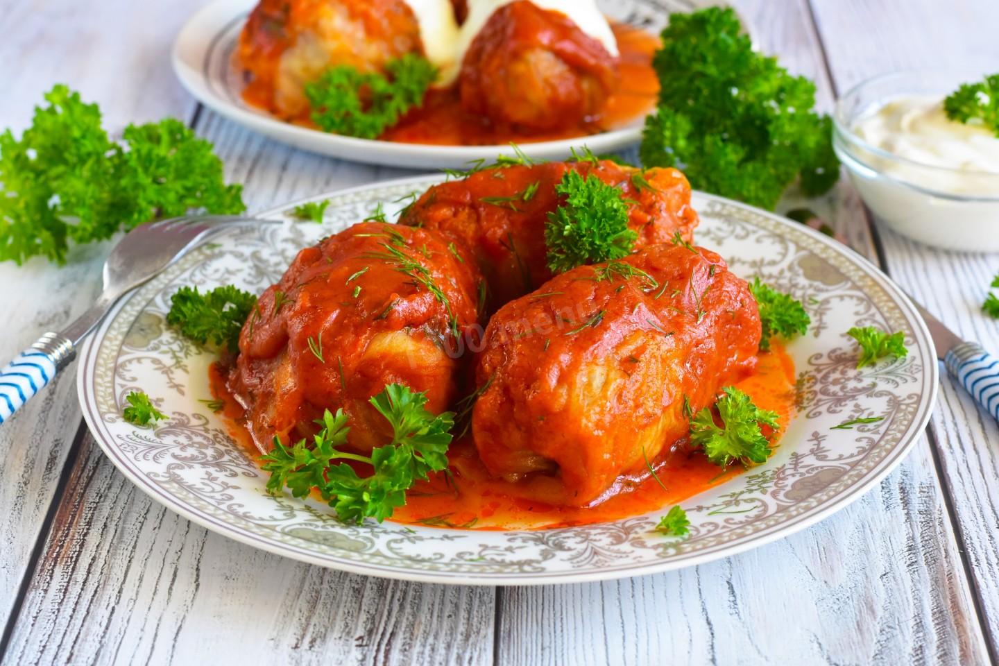 Голубцы как приготовить замороженные в кастрюле с томатной пастой - лучший рецепт