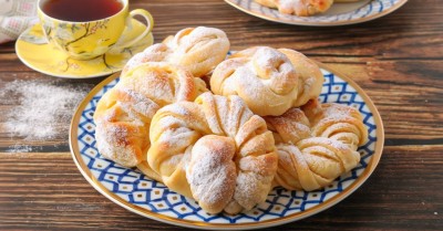 Пышные сладкие булочки в духовке