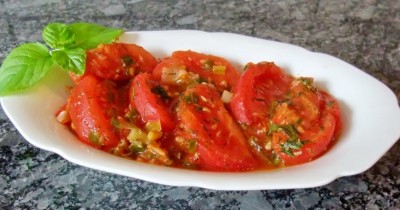 Помидоры тушеные с томатной пастой