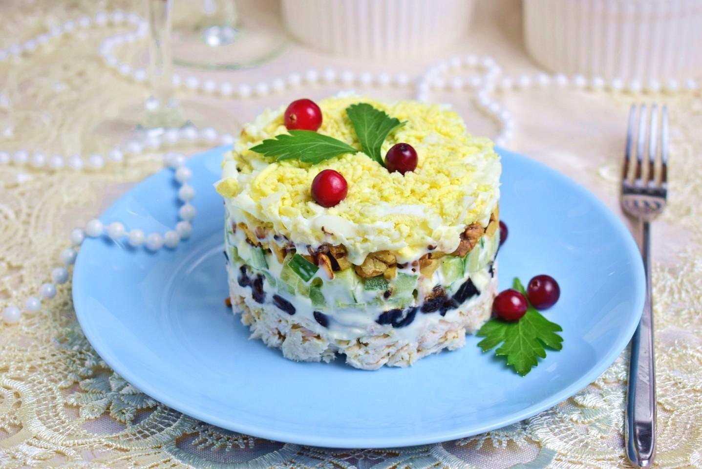 Салат с черносливом рецепт с фото пошагово
