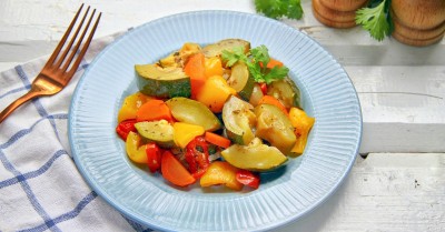 Тушеные овощи на сковороде