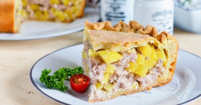Пирог с картошкой и фаршем в духовке