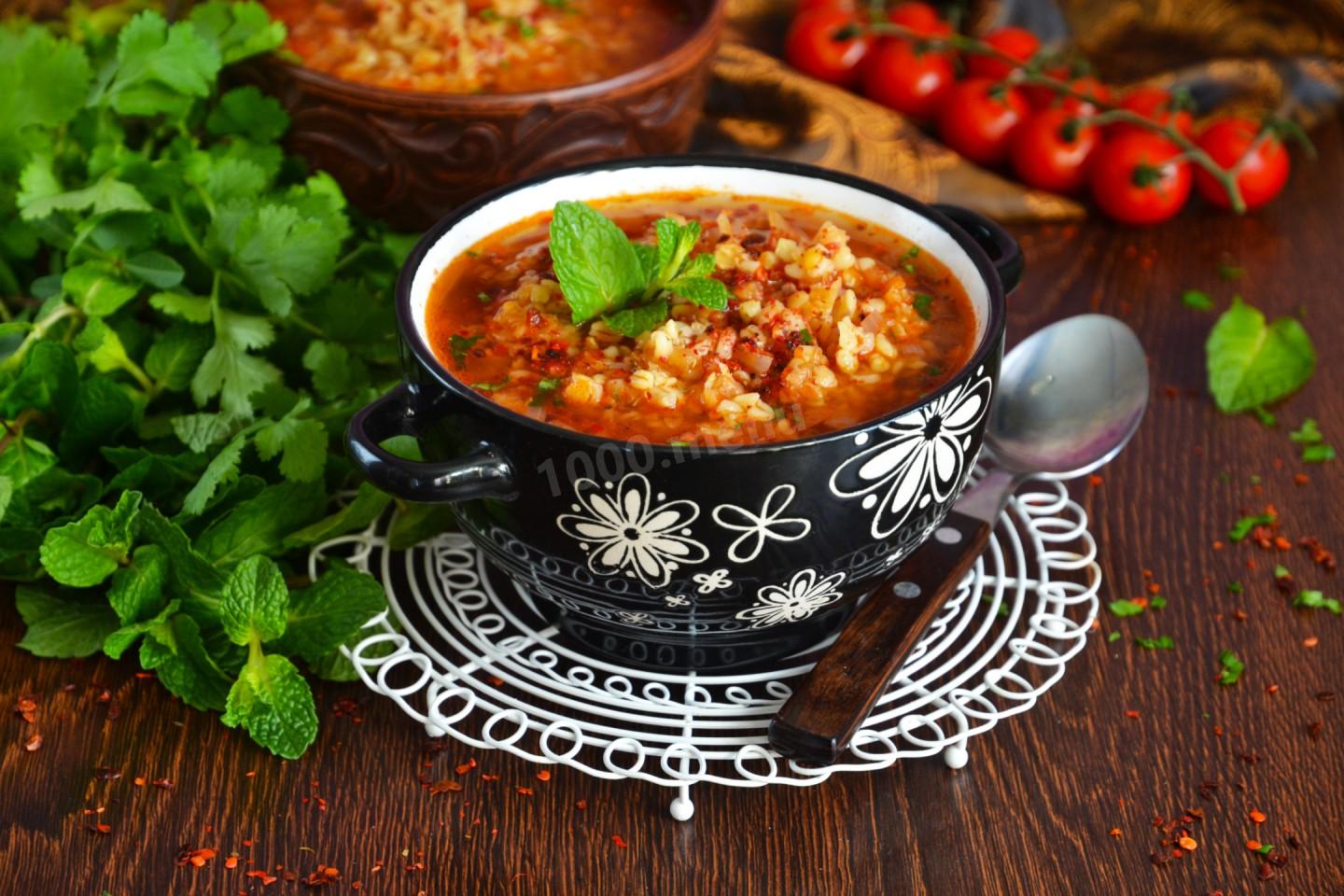 Турецкий суп с булгуром и чечевицей