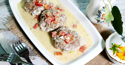 Котлеты с кабачками на сковороде в сметане