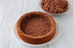 норка крота торт с бананами и сливками маскарпоне. tort norka krota bananovyi 1629874520 12 min. норка крота торт с бананами и сливками маскарпоне фото. норка крота торт с бананами и сливками маскарпоне-tort norka krota bananovyi 1629874520 12 min. картинка норка крота торт с бананами и сливками маскарпоне. картинка tort norka krota bananovyi 1629874520 12 min. Не так давно искала рецепт торта на день рождения детей. Просили испечь его на основе шоколадного бисквита. И вспомнила, что в моей копилке есть легкий вариант, где в качестве начинки используется клубника. Но эта ягода только появилась на прилавках магазина и стоит пока дорого. Поэтому решила заменить ее на бананы.