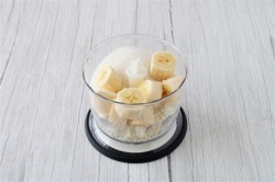 норка крота торт с бананами и сливками маскарпоне. tort norka krota bananovyi 1629874523 15 min. норка крота торт с бананами и сливками маскарпоне фото. норка крота торт с бананами и сливками маскарпоне-tort norka krota bananovyi 1629874523 15 min. картинка норка крота торт с бананами и сливками маскарпоне. картинка tort norka krota bananovyi 1629874523 15 min. Не так давно искала рецепт торта на день рождения детей. Просили испечь его на основе шоколадного бисквита. И вспомнила, что в моей копилке есть легкий вариант, где в качестве начинки используется клубника. Но эта ягода только появилась на прилавках магазина и стоит пока дорого. Поэтому решила заменить ее на бананы.