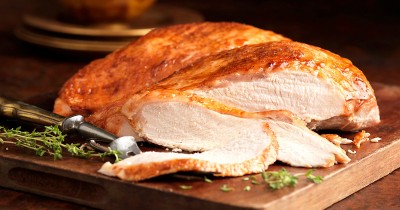 Бедрышко индейки с чесноком хмели сунели куркумой