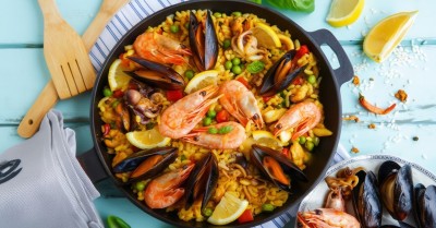 Испанская паэлья с морепродуктами классическая