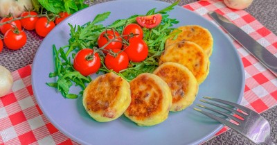 Соленые сырники из творога с сыром