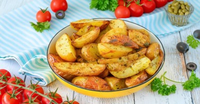 Картофель дольками запеченный в духовке