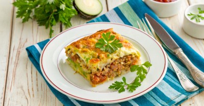 Запеканка из тертых кабачков с мясным фаршем в духовке