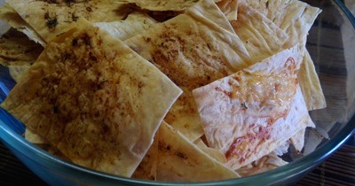 Вкусные чипсы из лаваша с чесноком