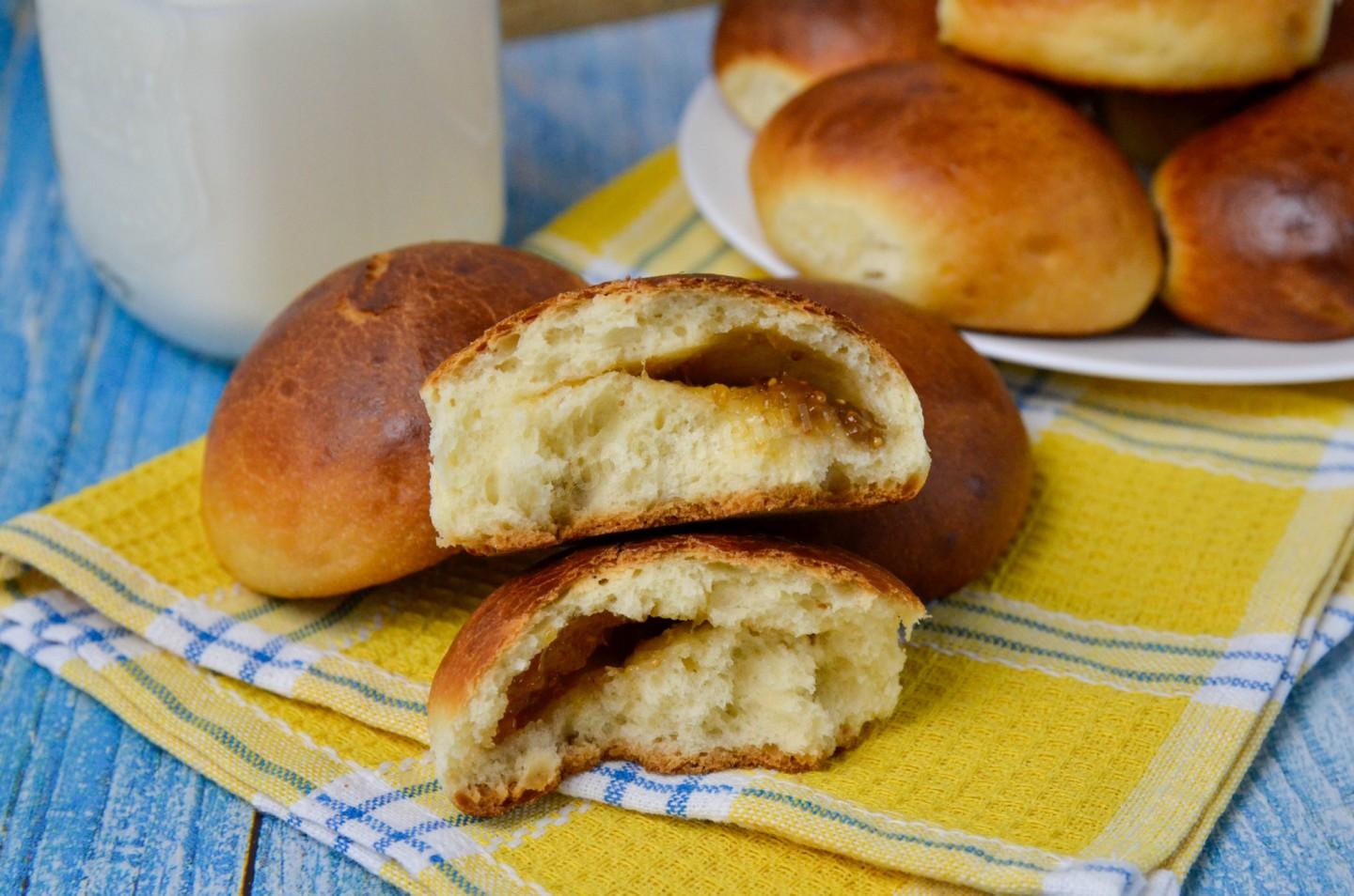 Молочные булочки из дрожжевого теста