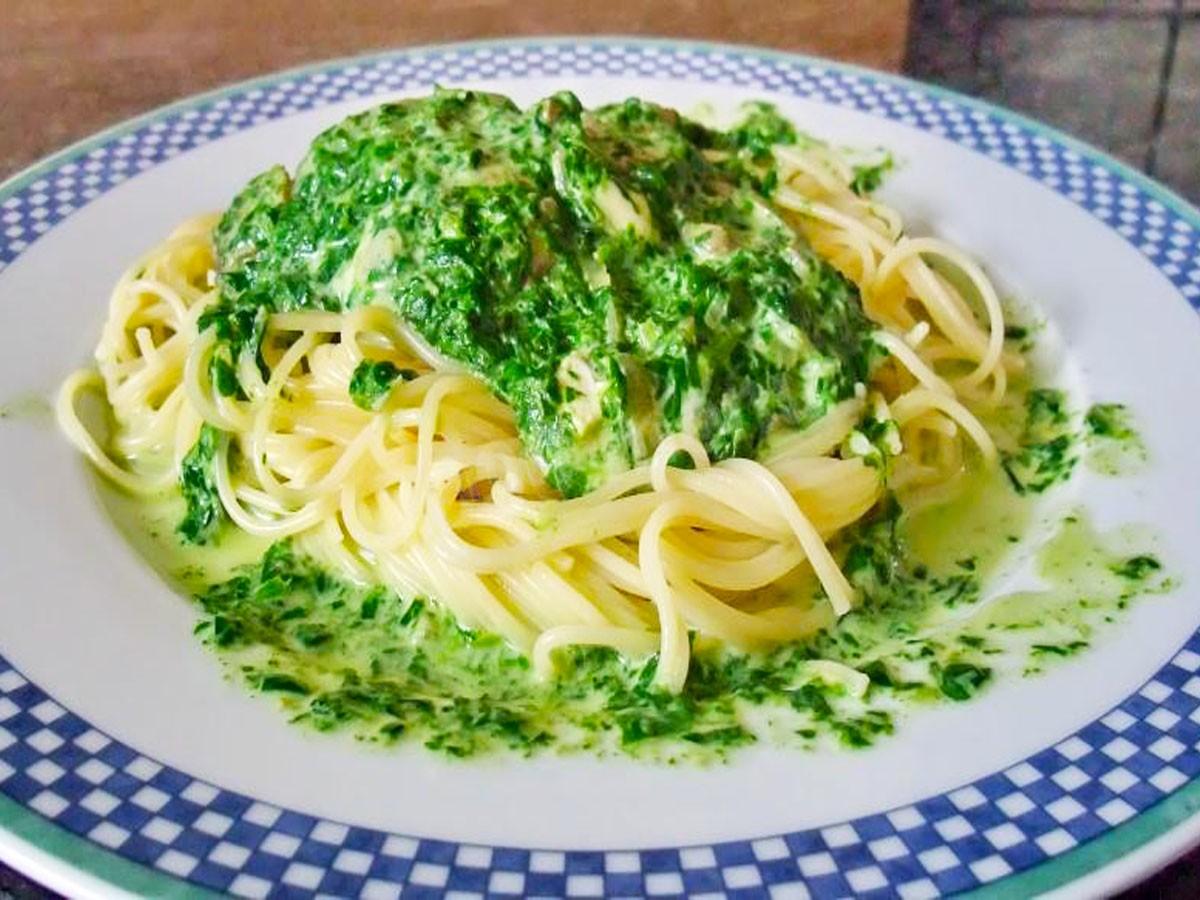 Рецепт спагетти с маскарпоне, шпинатом и фундуком