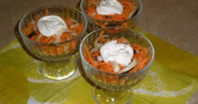 Салат с печенкой морковью и луком