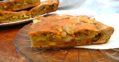 Заливной пирог капустный на тесте с кефиром и яйцом