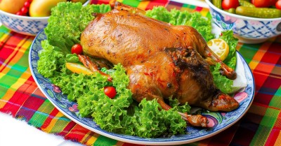 Утка фаршированная гречкой в духовке