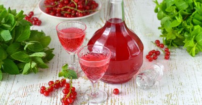 Настойка из красной смородины на водке