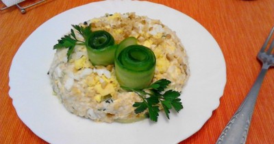 Салат с сыром орехами перепелиным яйцом