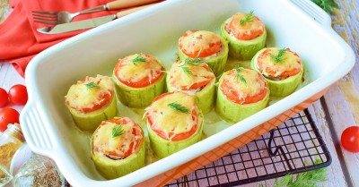 Кабачки кружочками в духовке с фаршем и сыром