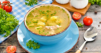 Суп бульон куриный с картошкой