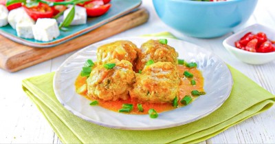 Фрикадельки с подливкой на сковороде