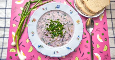Пикантный холодный суп с маринованной свеклой