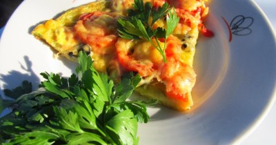 Гавайская пицца на ананасах с базиликом