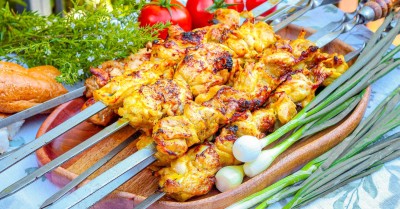 Сочный шашлык из курицы на мангале