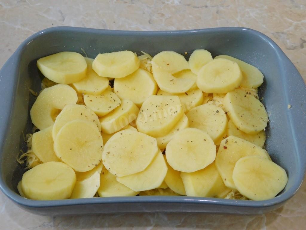 Можно ли сыпать картошку. Картофель со сливками в духовке. Картофель со сливочным маслом в духовке. Картошка со сливками в д. Картофель в духовке со сливками в силиконовой форме.