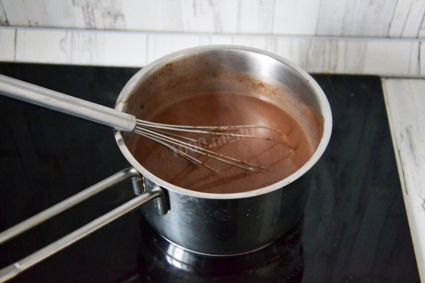 Заварка тест. Горячий шоколад для варки на плите. Густой горячий шоколад с крахмалом. Заваривания теста картинки. Картинка кипения молока.