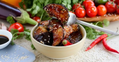 Баклажаны жареные в крахмале хрустящие в кисло-сладком соусе