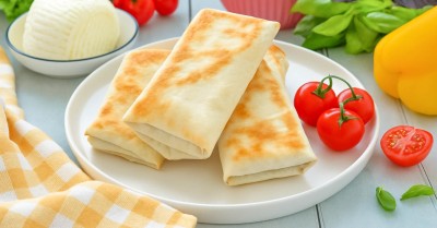 Лаваш на сковороде с сыром