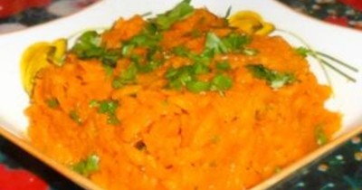 Салат из вареной моркови с уксусом, чесноком и петрушкой