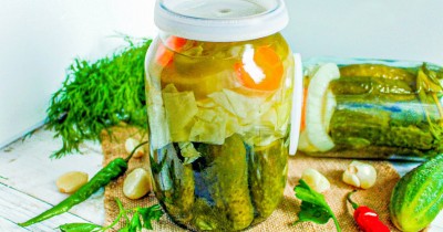 Ассорти на зиму с капустой огурцами и помидорами