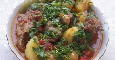 Хашлама из говядины с болгарским перцем и картошкой