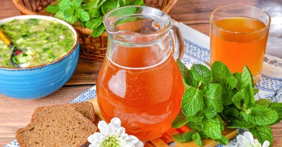 Домашний квас изюм дрожжи хлеб