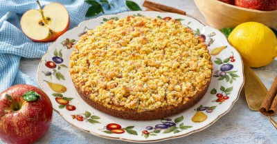 Песочный пирог с яблоками в духовке