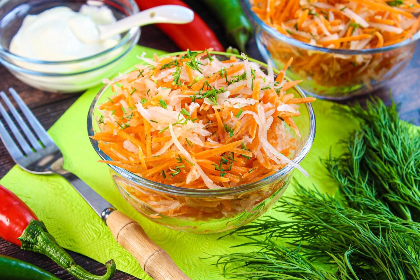 Щука лук морковь уксус. Салат с редькой и морковью. Морковь ча. Салат морковка с редькой рецепт.