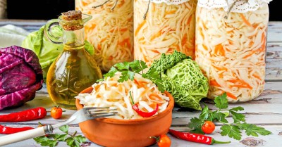 Капуста быстрого приготовления с горячим рассолом и уксусом