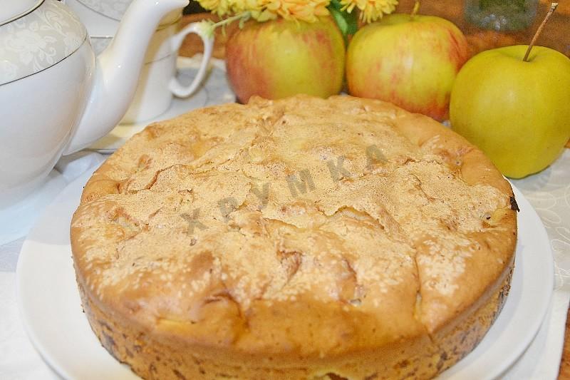 Рецепты яблочного пирога пошагово. Шарлотка с хлебом и яблоками. Классическая шарлотка 1939 года с яблоками. Шарлотка с яблоками от бабушки Эммы. Тесто на шарлотку классика.