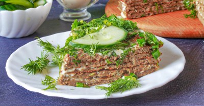 Печеночный торт из говяжьей печени классический