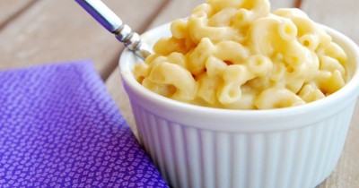 Макароны в микроволновке с молоком и сыром