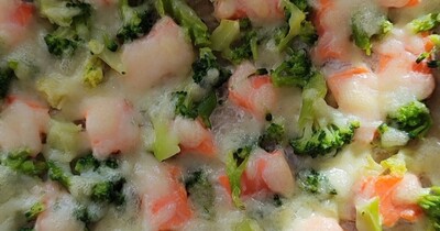 Пицца с брокколи и рыбой