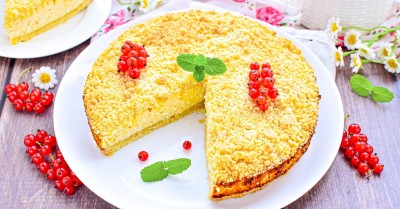 Пирог Крошка в духовке с творогом