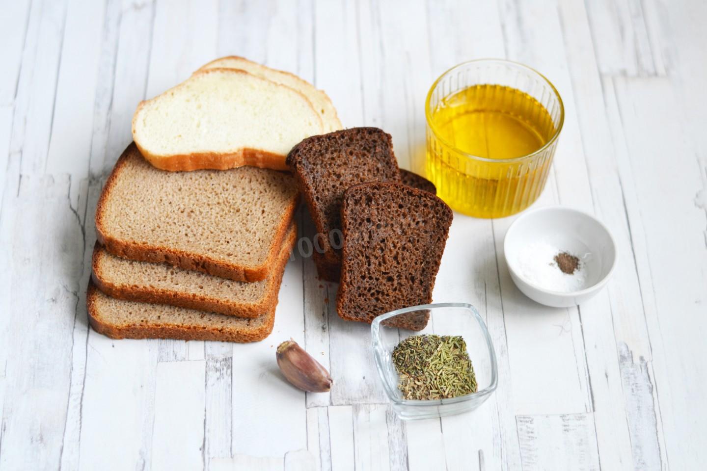 Ржаной хлеб с чесноком. Сухарики с солью черный хлеб. Сырье для хлеба.