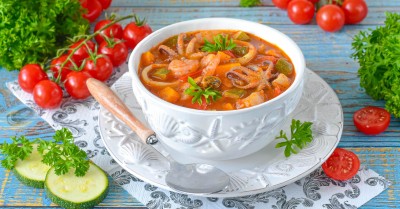 Томатный суп с морепродуктами