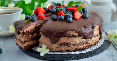 Торт Брауни шоколадный бисквит
