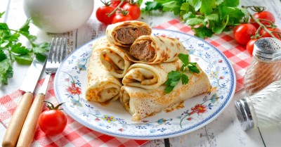 Блины с печенью куриной луком и морковью