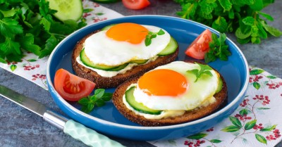Яичница на бутерброде: оригинальная идея для завтрака